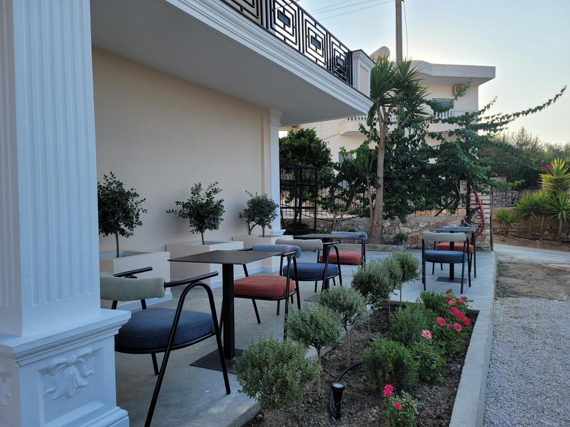 Almar Boutique 4* Saranda